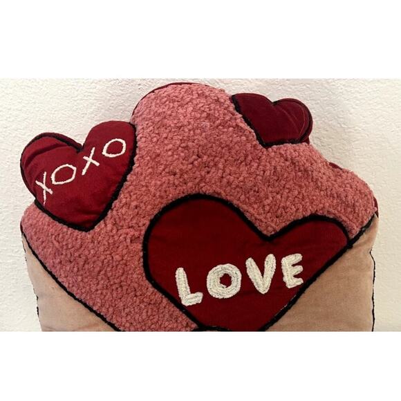 Cupcakes and Cashmere Decorative Pillow -LOVE XOXO Envelope Pillow Accent Yarn - Picture 4 of 4
